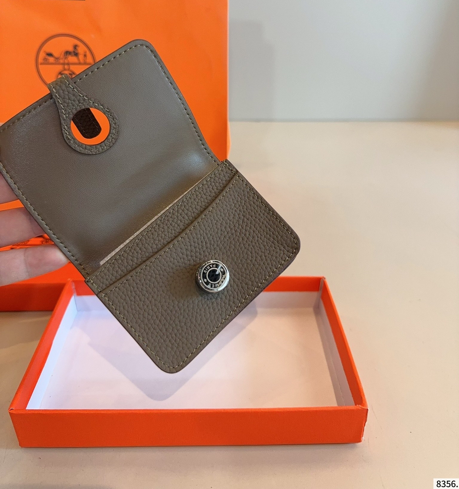 【HERMES公式旗艦店】エルメス 財布  5カラー 10*8CM