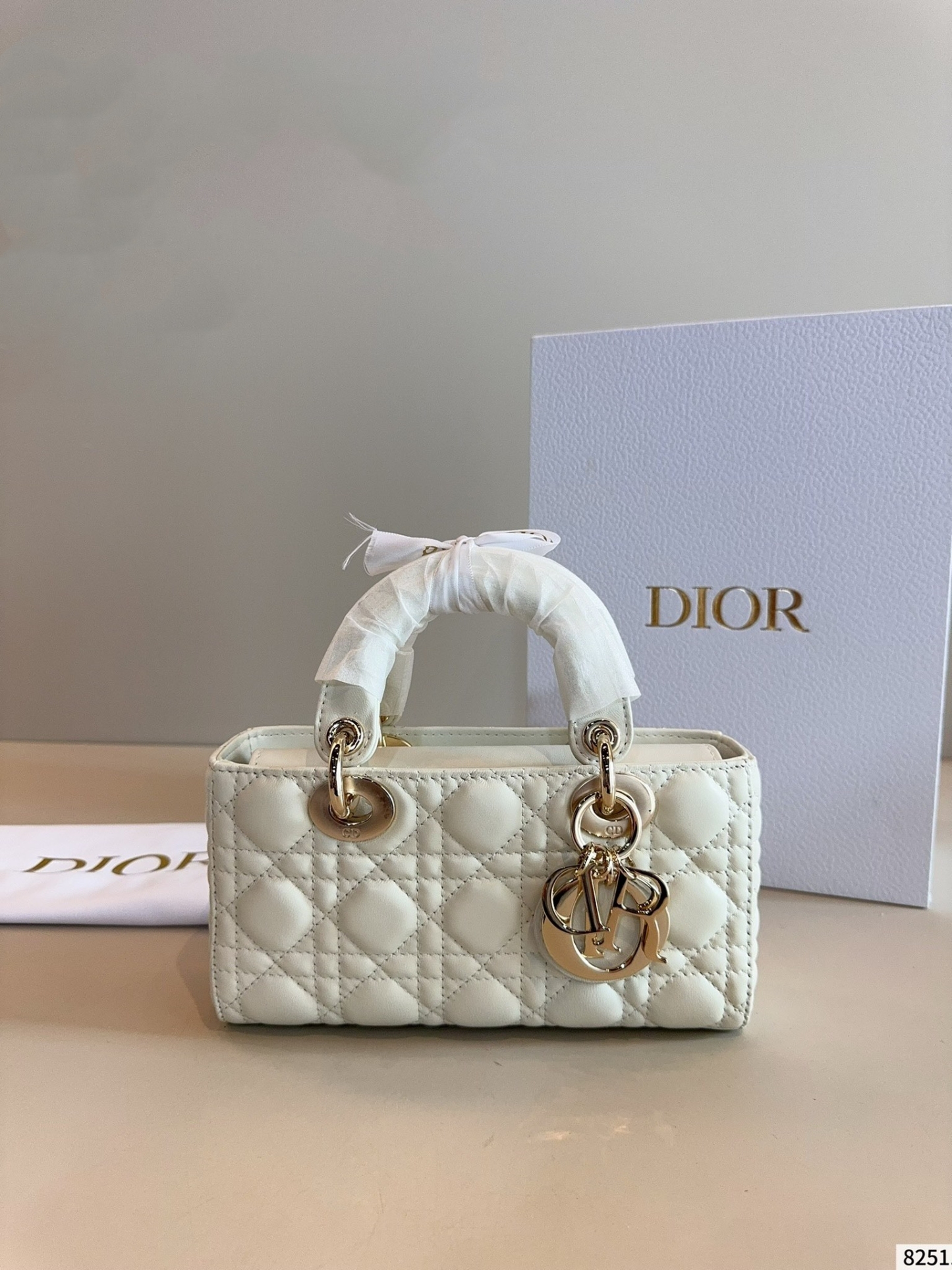 【DIOR公式旗艦店】レディディオール Lady D-joy ハンドバッグ