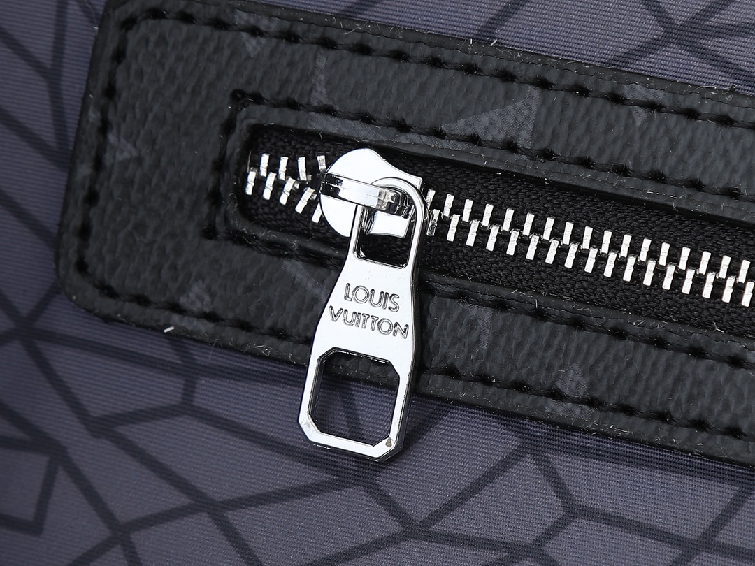 LOUIS VUITTON ルイヴィトン LV x YK Weekend Tote ハンドバッグ M46434