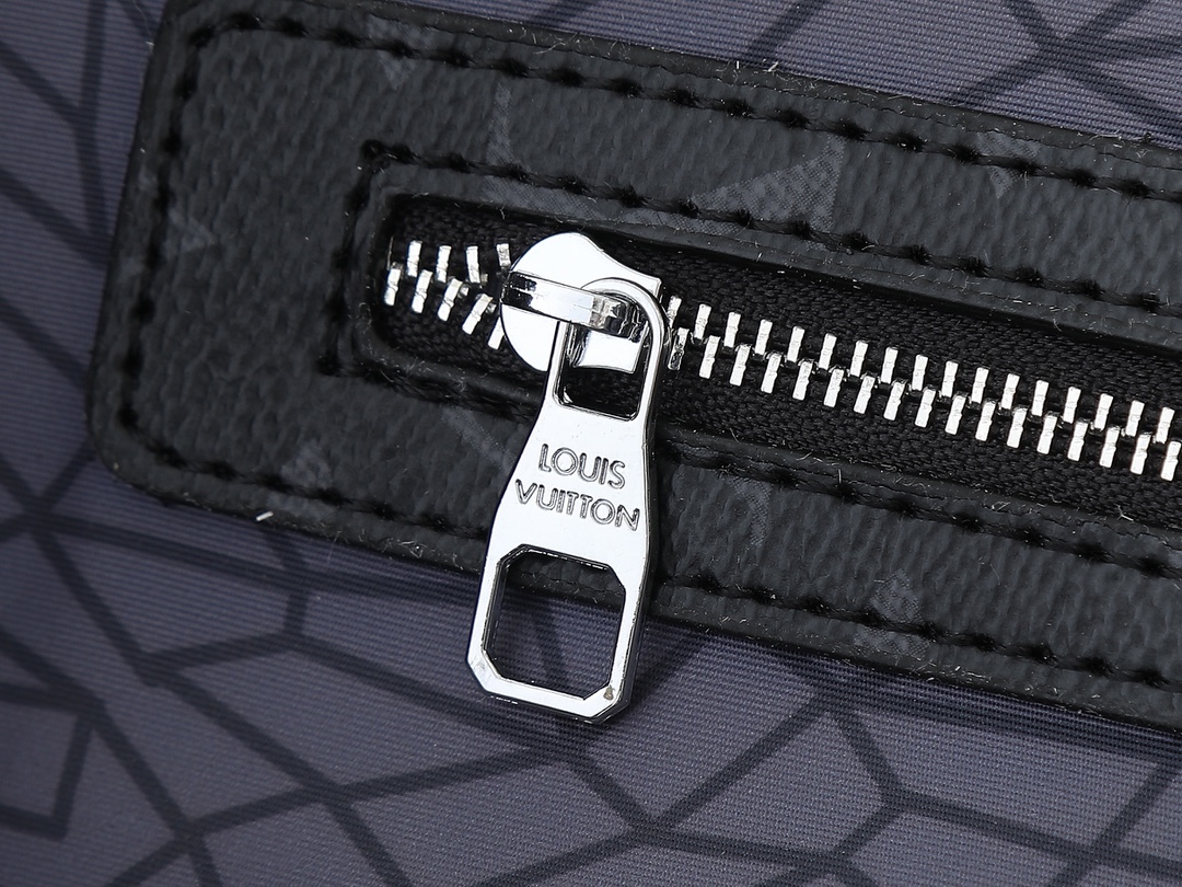 LOUIS VUITTON ルイヴィトン LV x YK Weekend Tote ハンドバッグ M46434