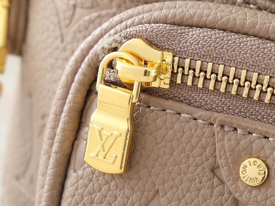 LOUIS VUITTON ルイヴィトン Mini Bumbag ショルダーバッグ