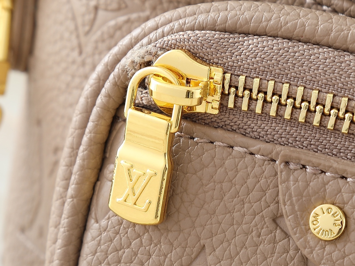 LOUIS VUITTON ルイヴィトン Mini Bumbag ショルダーバッグ