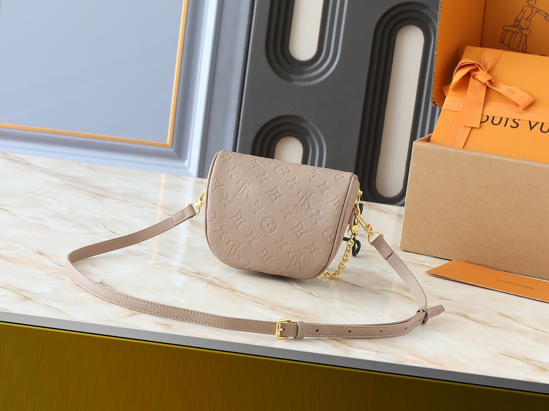 LOUIS VUITTON ルイヴィトン Mini Bumbag ショルダーバッグ