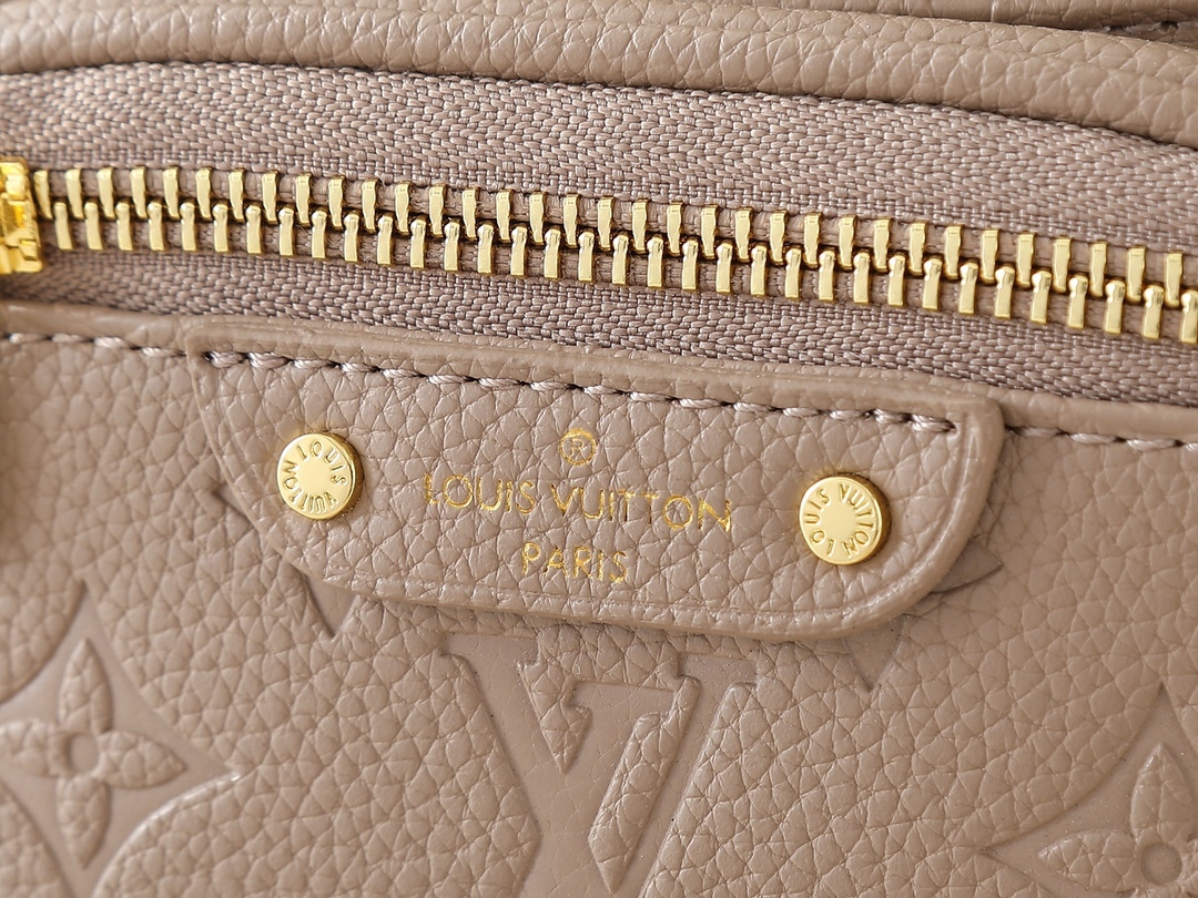 LOUIS VUITTON ルイヴィトン Mini Bumbag ショルダーバッグ