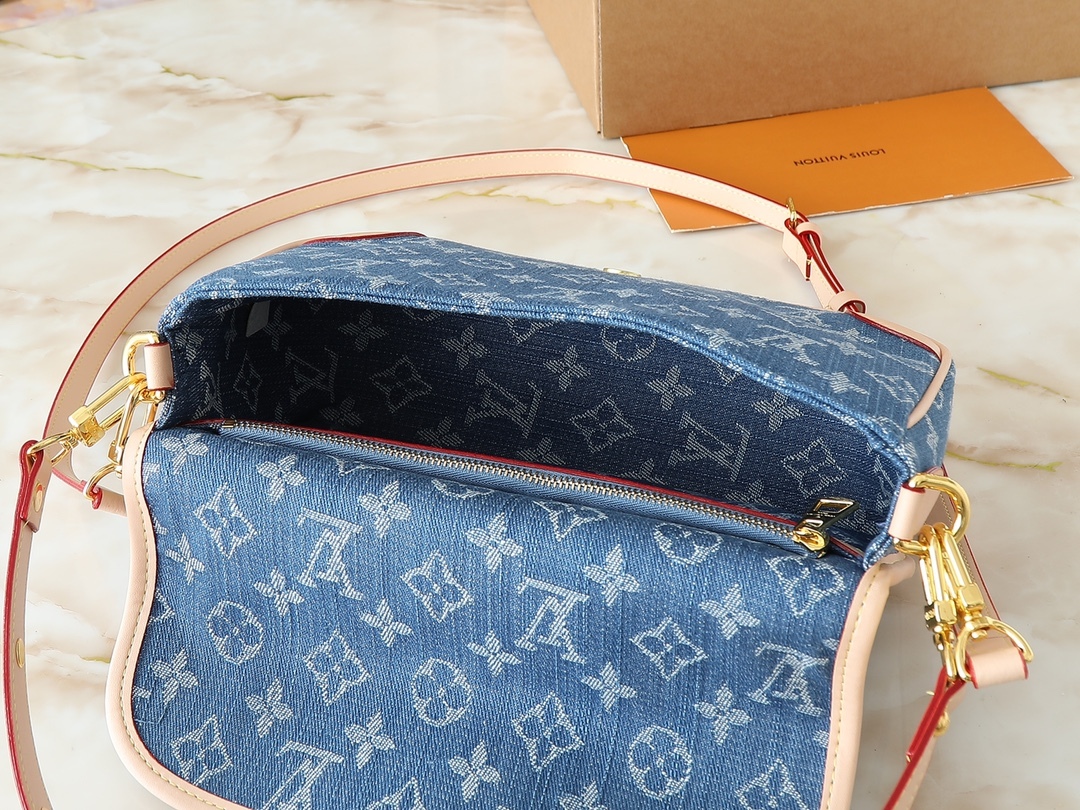 LOUIS VUITTON ルイヴィトン Diane デニムバッグ M13070
