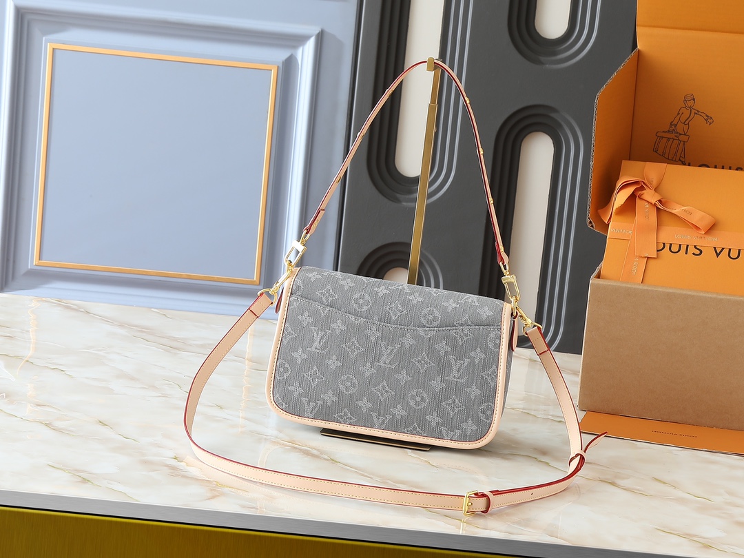 LOUIS VUITTON ルイヴィトン Diane デニムバッグ M13070
