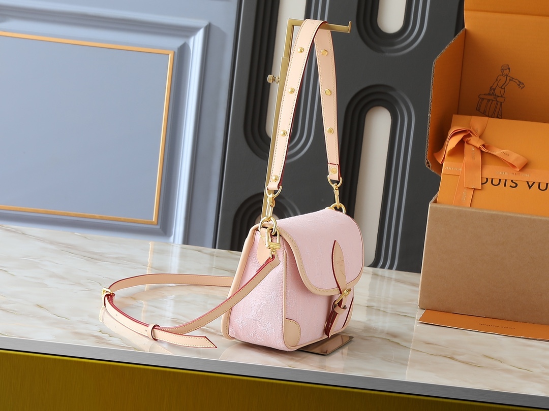 LOUIS VUITTON ルイヴィトン Diane デニムバッグ M13070