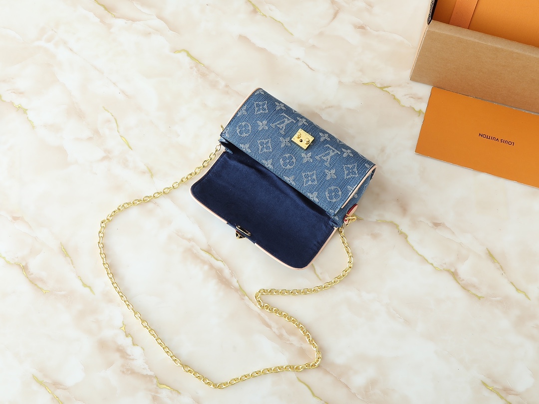 LOUIS VUITTON ルイヴィトン M13566 POCHETTE CAMILLE ショルダーバッグ