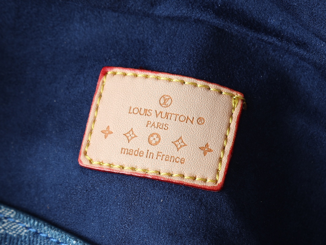 LOUIS VUITTON ルイヴィトン M13566 POCHETTE CAMILLE ショルダーバッグ
