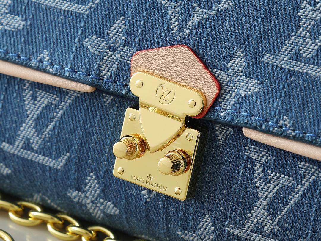 LOUIS VUITTON ルイヴィトン M13566 POCHETTE CAMILLE ショルダーバッグ