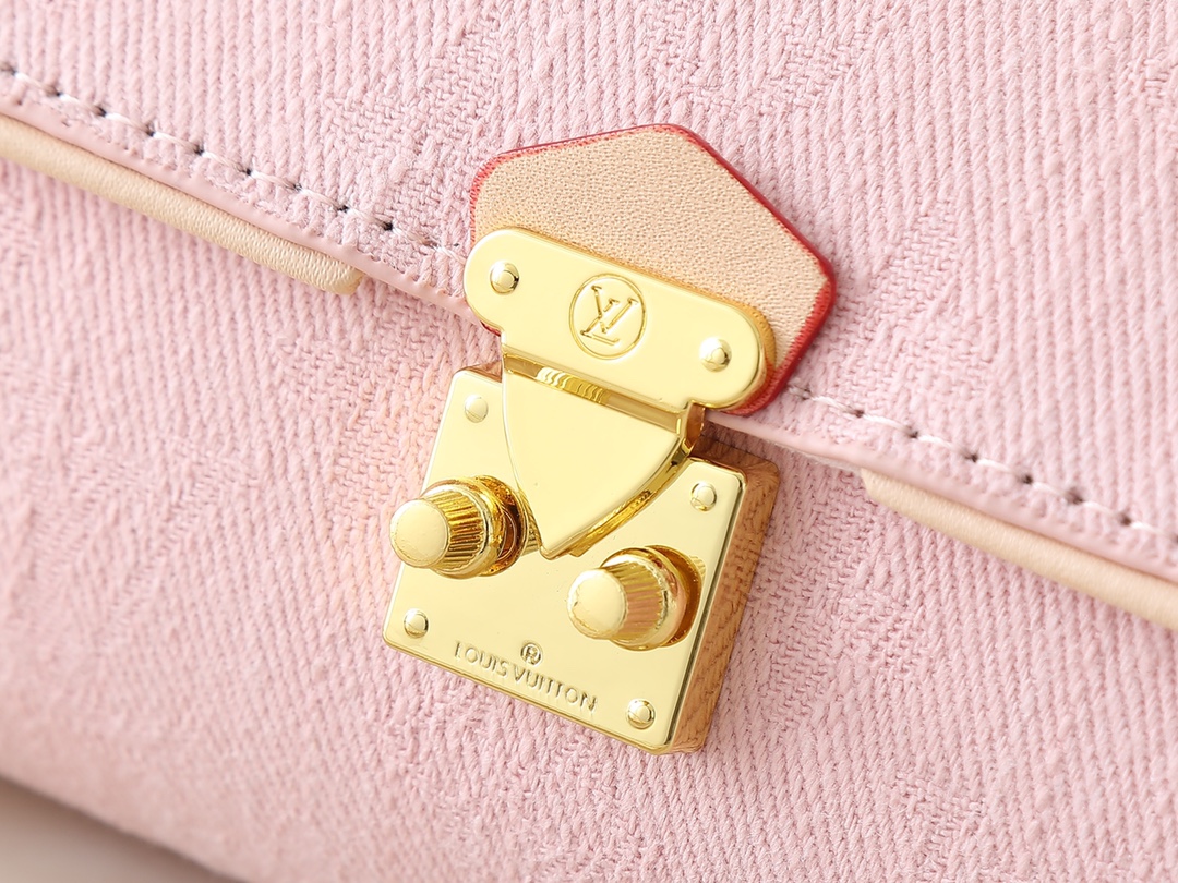 LOUIS VUITTON ルイヴィトン M13566 POCHETTE CAMILLE ショルダーバッグ