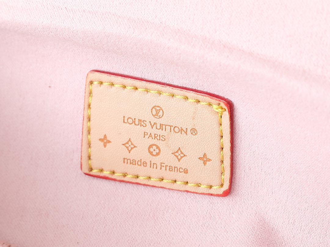 LOUIS VUITTON ルイヴィトン M13566 POCHETTE CAMILLE ショルダーバッグ