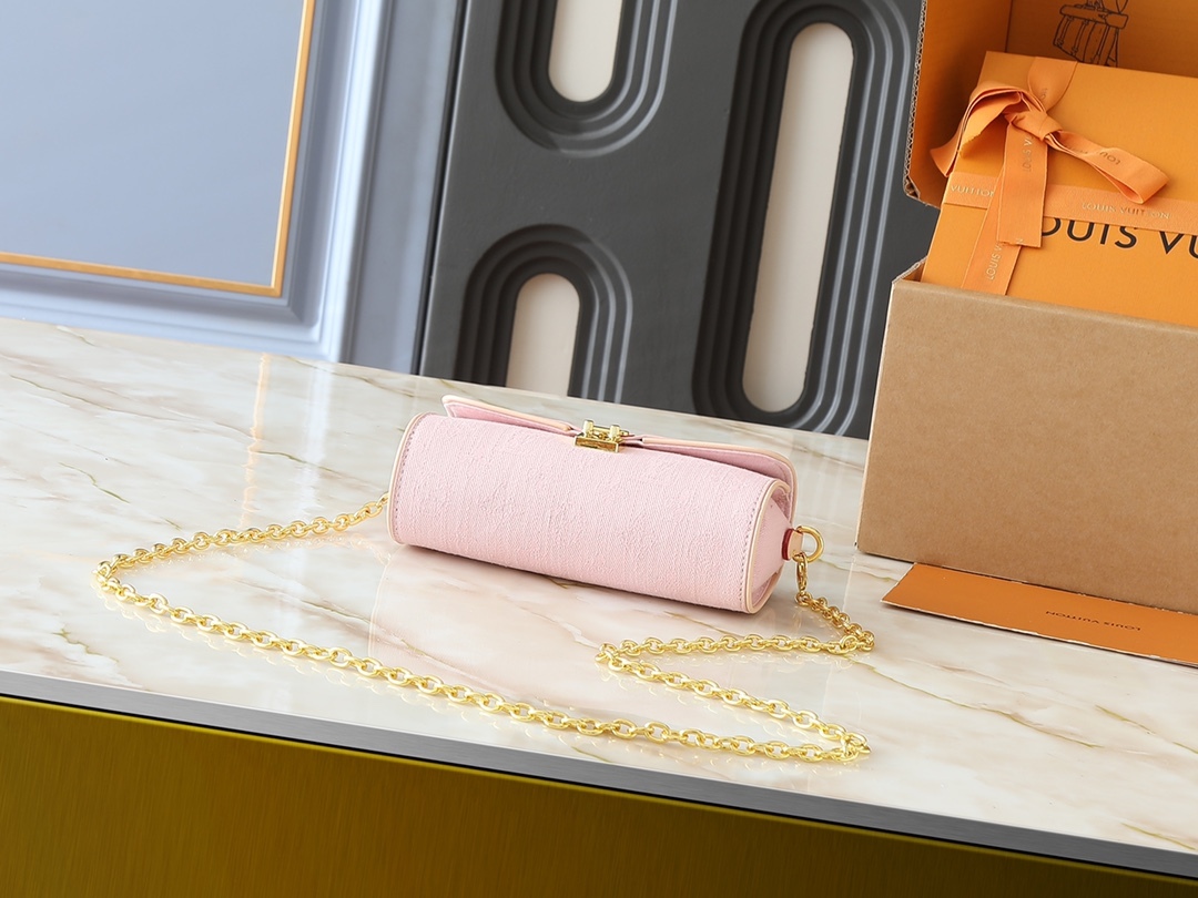 LOUIS VUITTON ルイヴィトン M13566 POCHETTE CAMILLE ショルダーバッグ