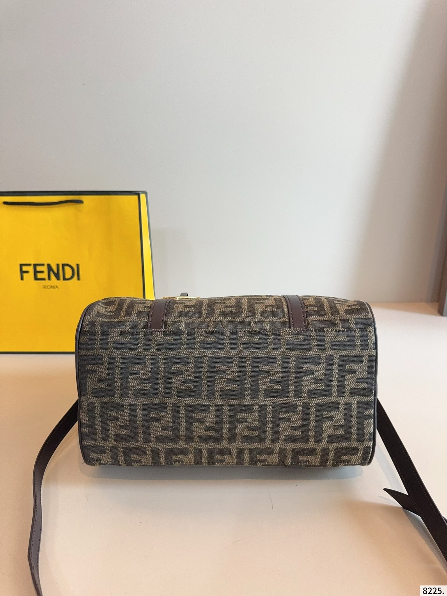 【FENDI公式旗艦店】フェンディ ボストンショルダーバッグ 30*17*20cm