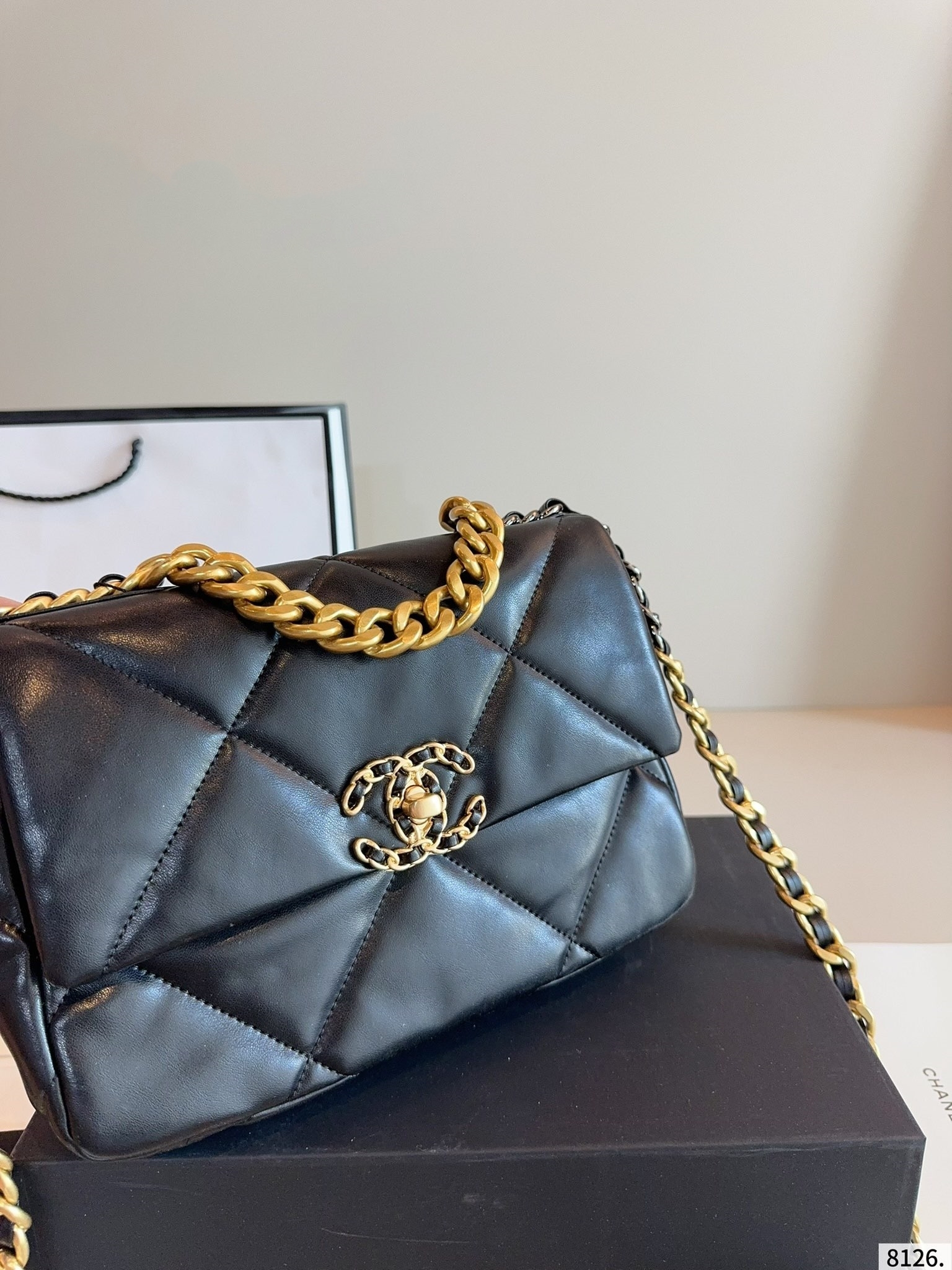 【CHANEL公式旗艦店】シャネル 19bag チェーンバッグ 4色