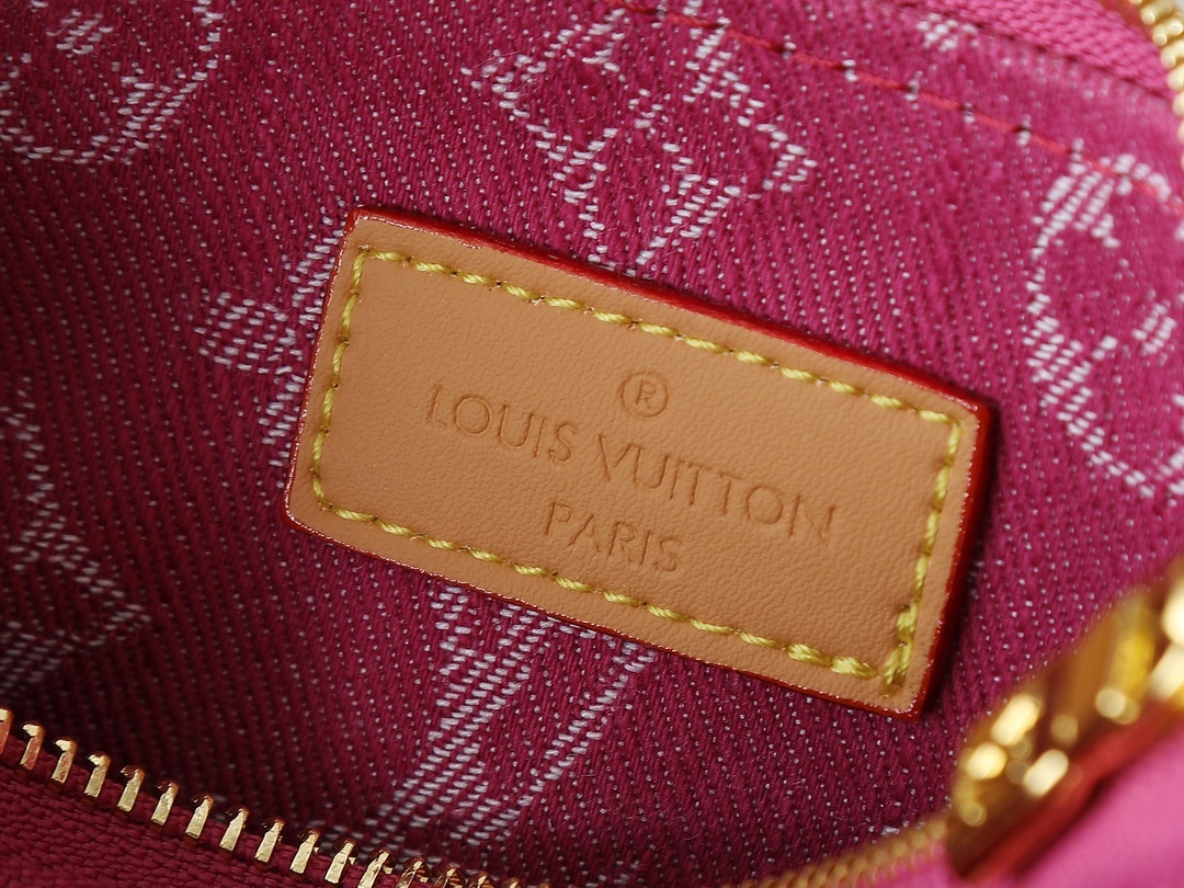 LOUIS VUITTON ルイヴィトン  Liv Pochette ショルダーバッグ