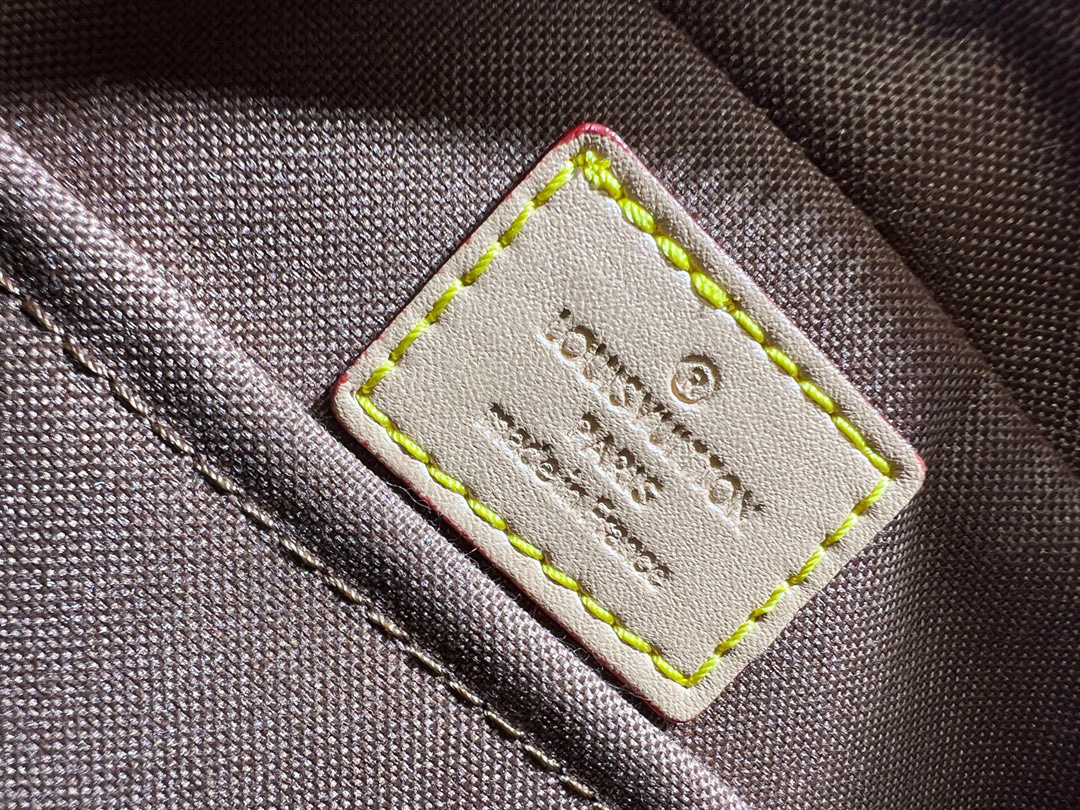 LOUIS VUITTON ルイヴィトン レトロ・クラシック クロスボディバッグ M45244