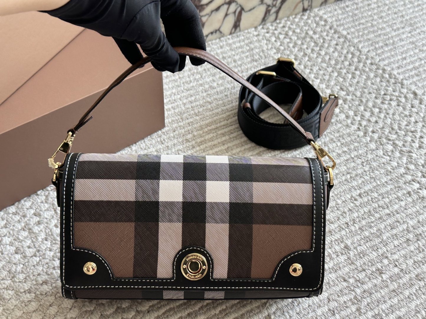 【BURBERRY公式旗艦店】バーバリー VINTAGE メッセンジャーバッグ