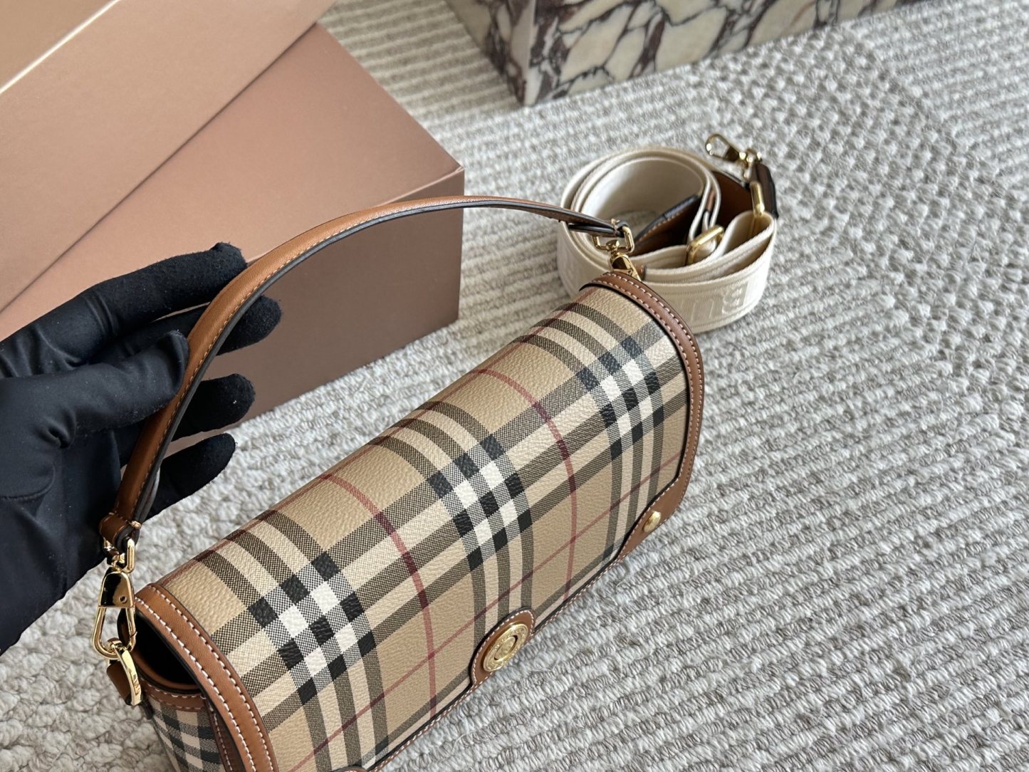 【BURBERRY公式旗艦店】バーバリー VINTAGE メッセンジャーバッグ