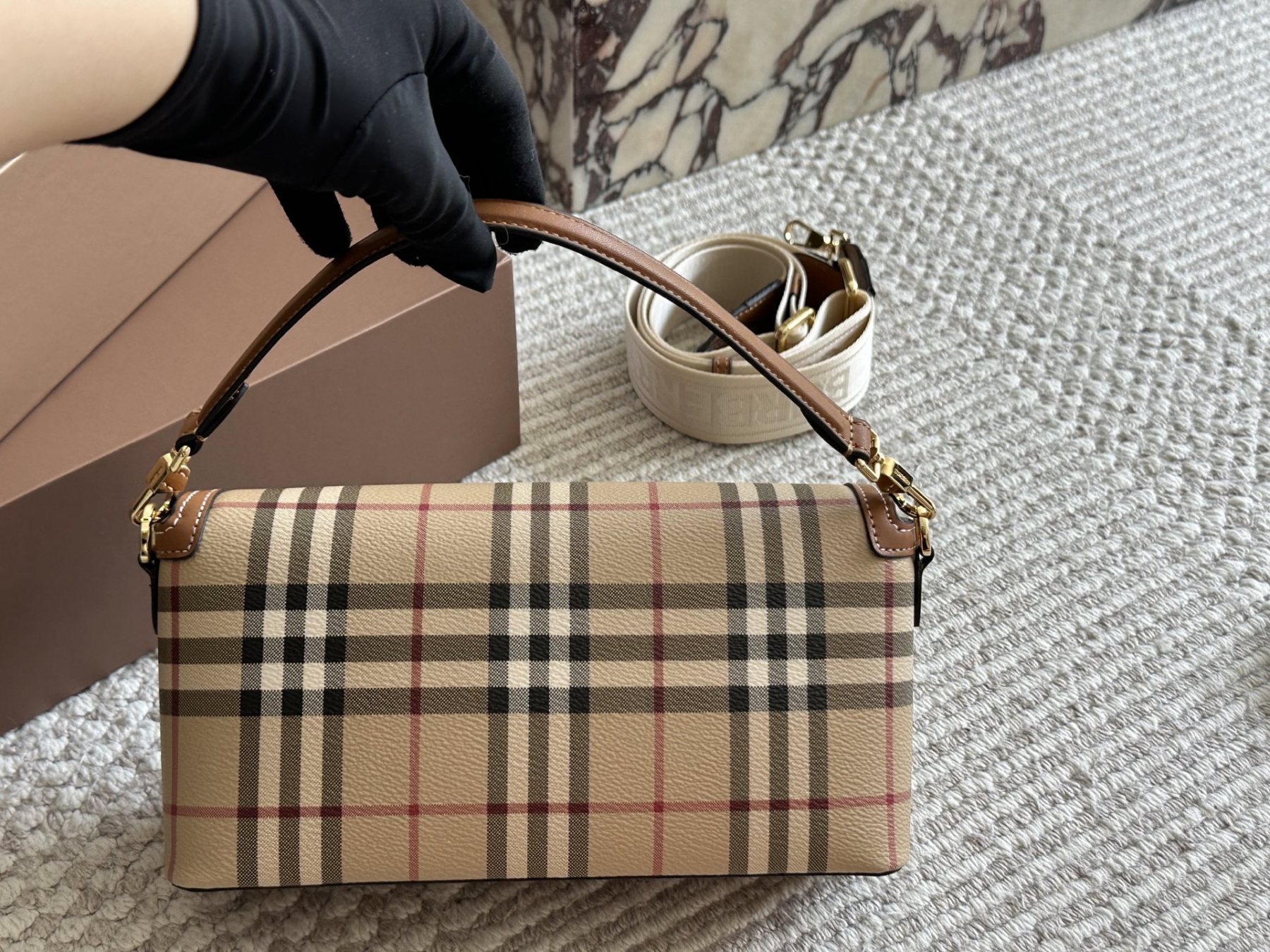 【BURBERRY公式旗艦店】バーバリー VINTAGE メッセンジャーバッグ