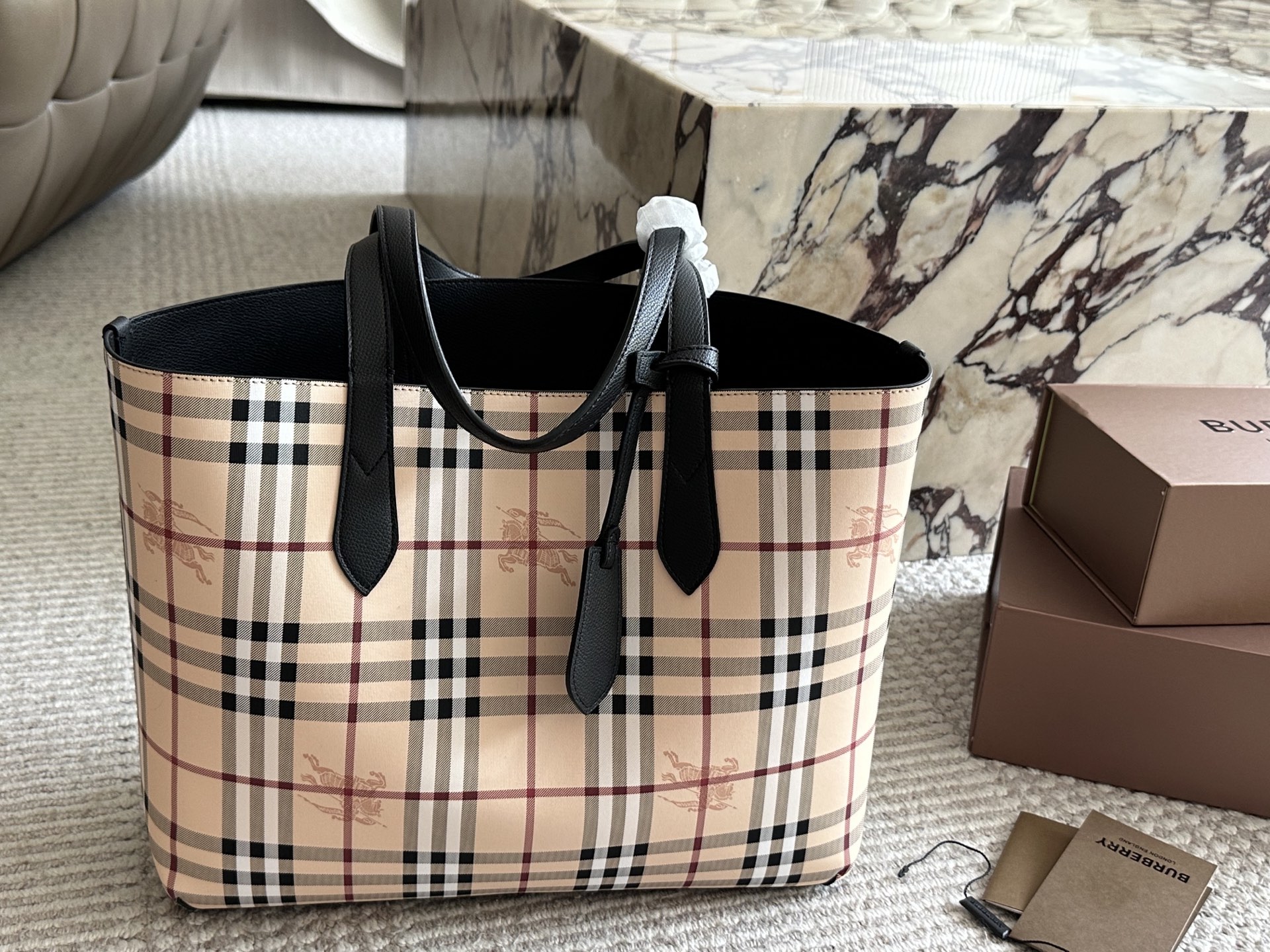 【BURBERRY公式旗艦店】バーバリー 両面トートバッグ ハンドバッグ