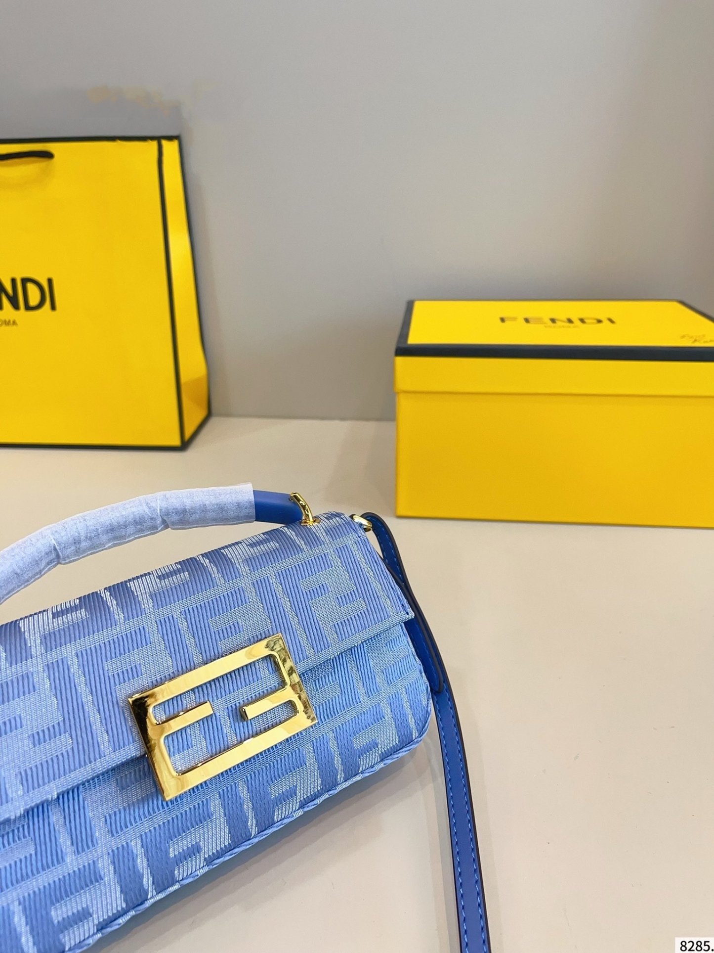 【FENDI旗艦店】フェンディ BAGUETTE ショルダーバッグ