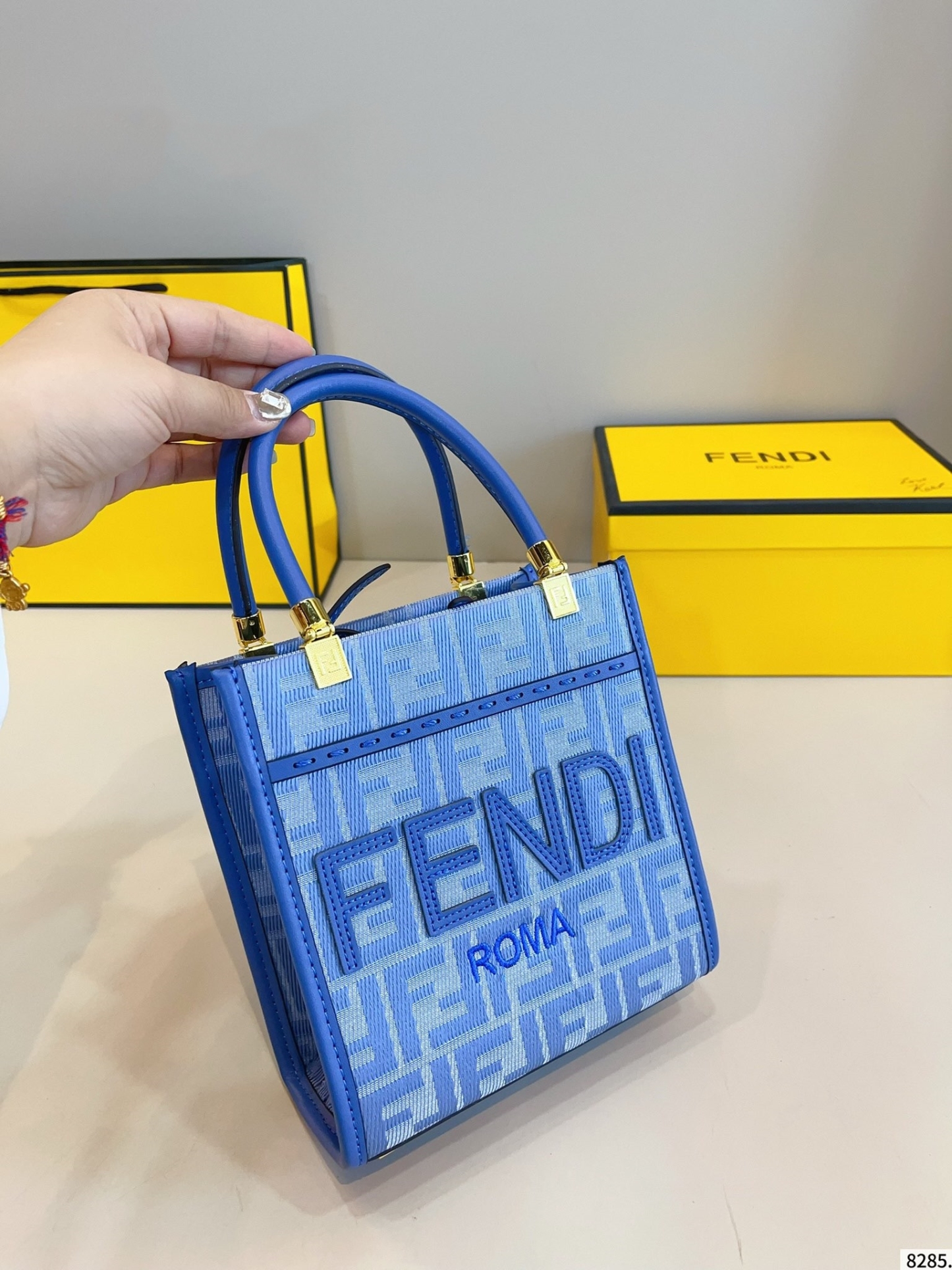 【FENDI公式旗艦店】フェンディ TETO ショルダーバッグ