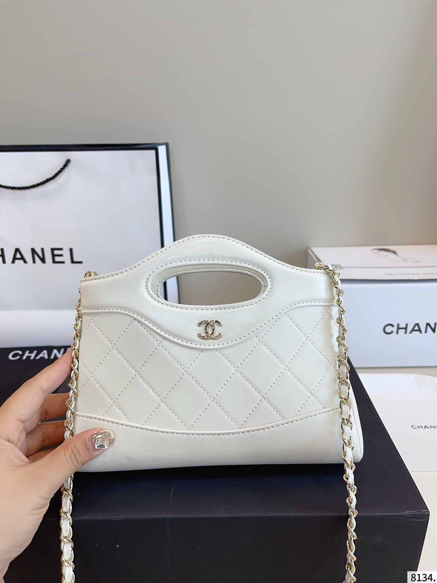 【CHANEL旗艦店】シャネル NANO ショルダーバッグ