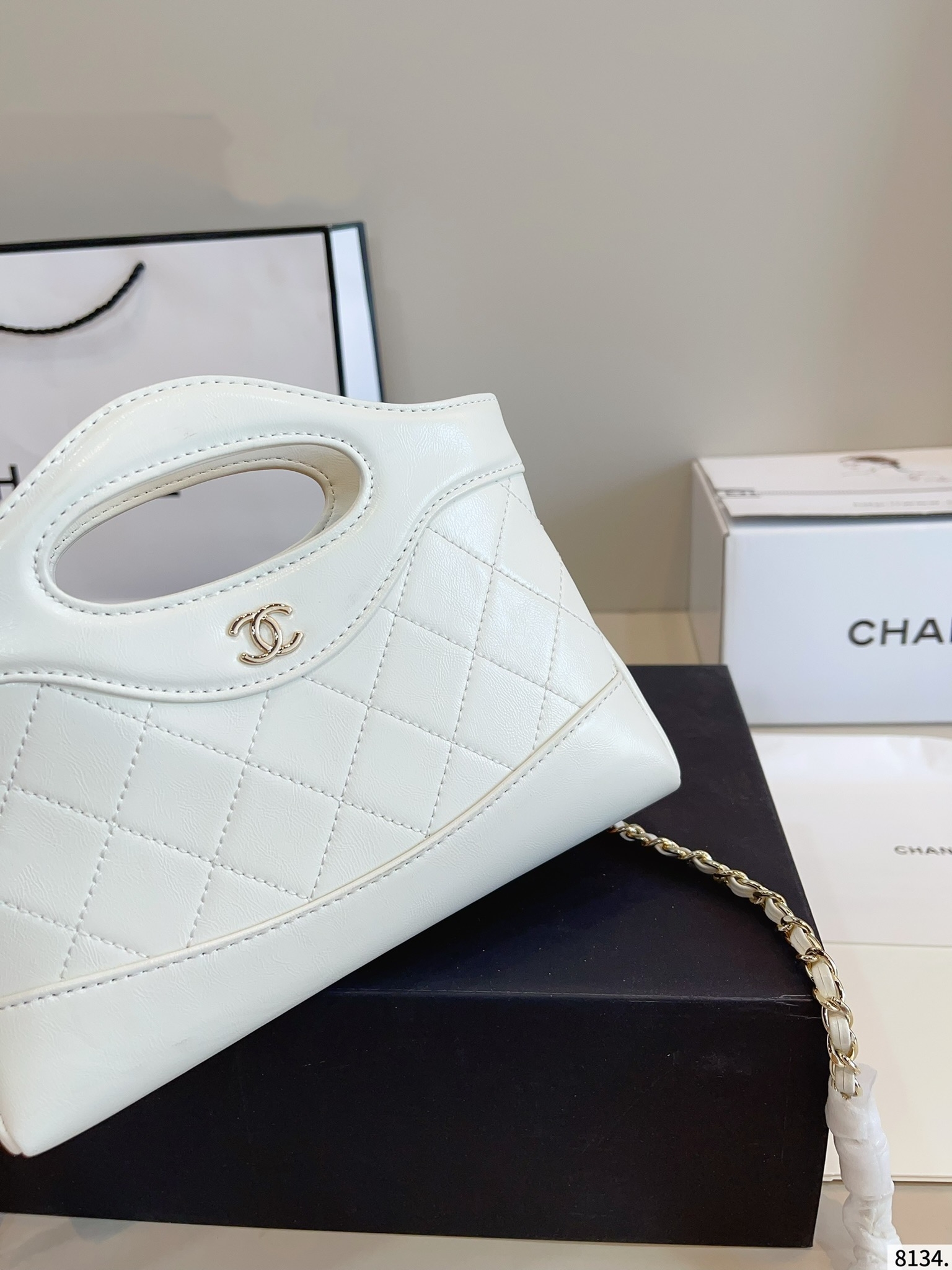 【CHANEL旗艦店】シャネル NANO ショルダーバッグ