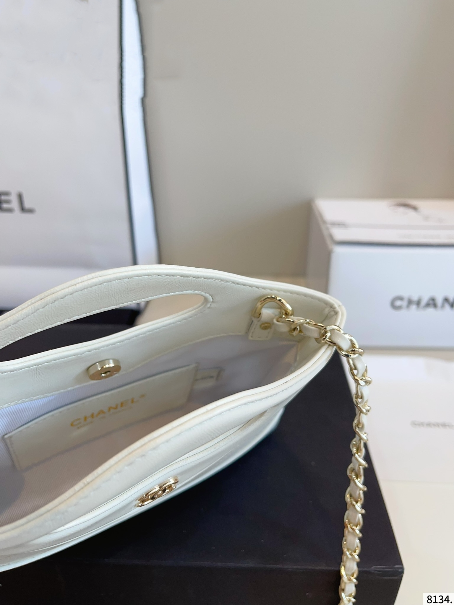 【CHANEL旗艦店】シャネル NANO ショルダーバッグ