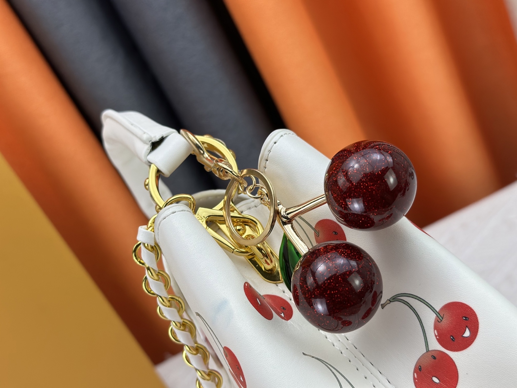 LOUIS VUITTON（ルイヴィトン）CAPUCINES ハンドバッグ M59939 M94519