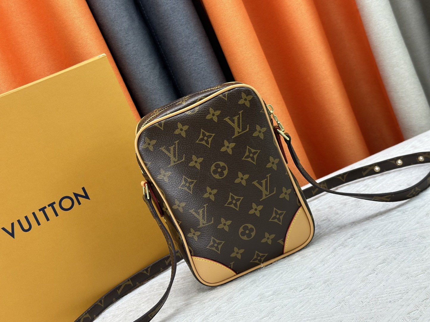 LOUIS VUITTON ルイヴィトン Monogram ショルダーバッグ M45236