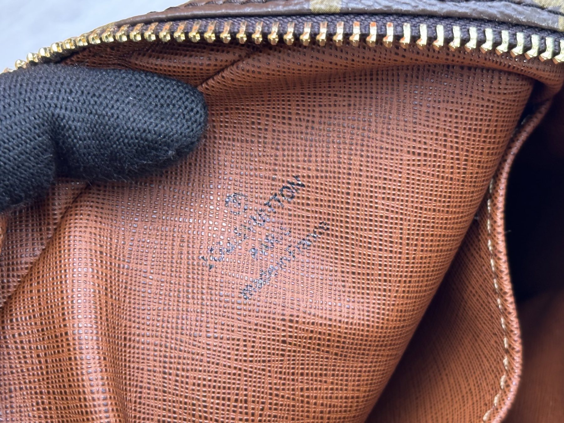 LOUIS VUITTON ルイヴィトン Monogram ショルダーバッグ M45236