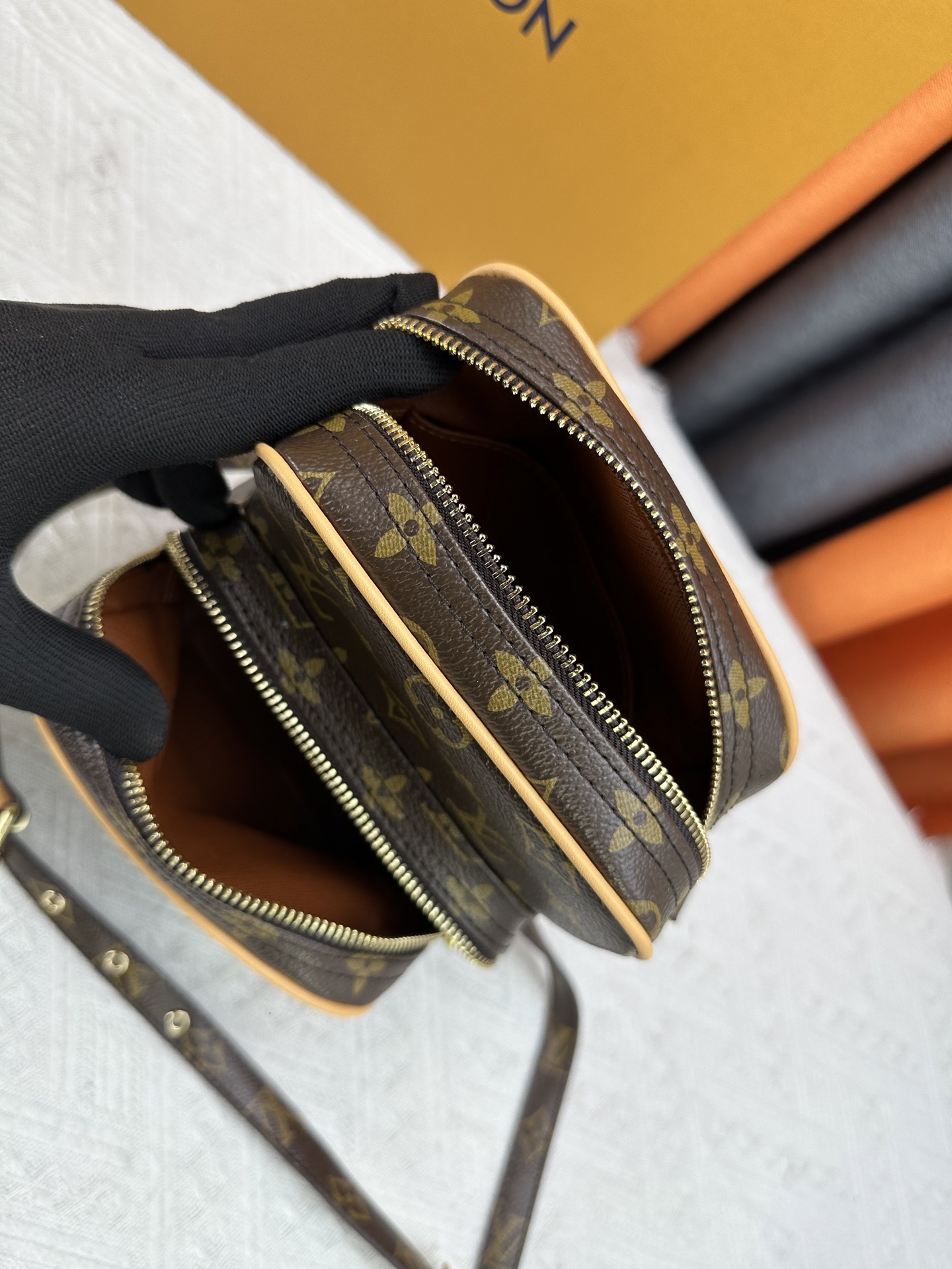 LOUIS VUITTON ルイヴィトン Monogram ショルダーバッグ M45236