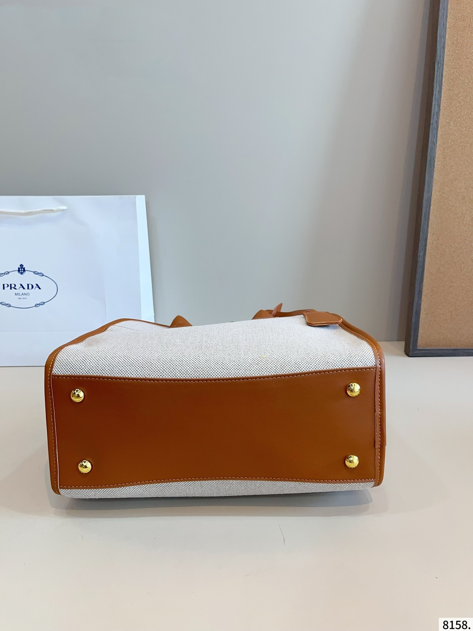 【PRADA旗艦店】プラダ ★大人気ズックハンドバッグ