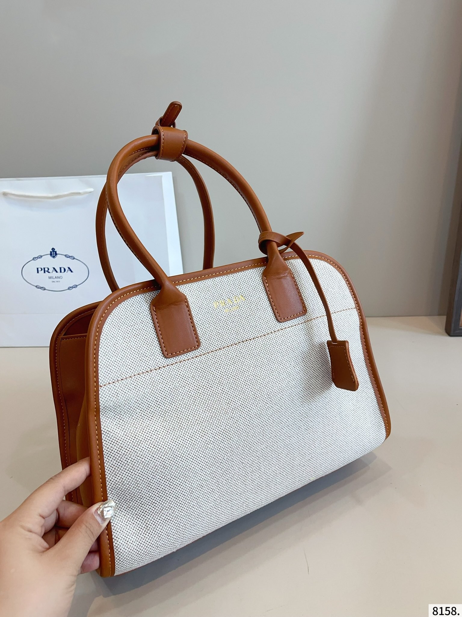 【PRADA旗艦店】プラダ ★大人気ズックハンドバッグ