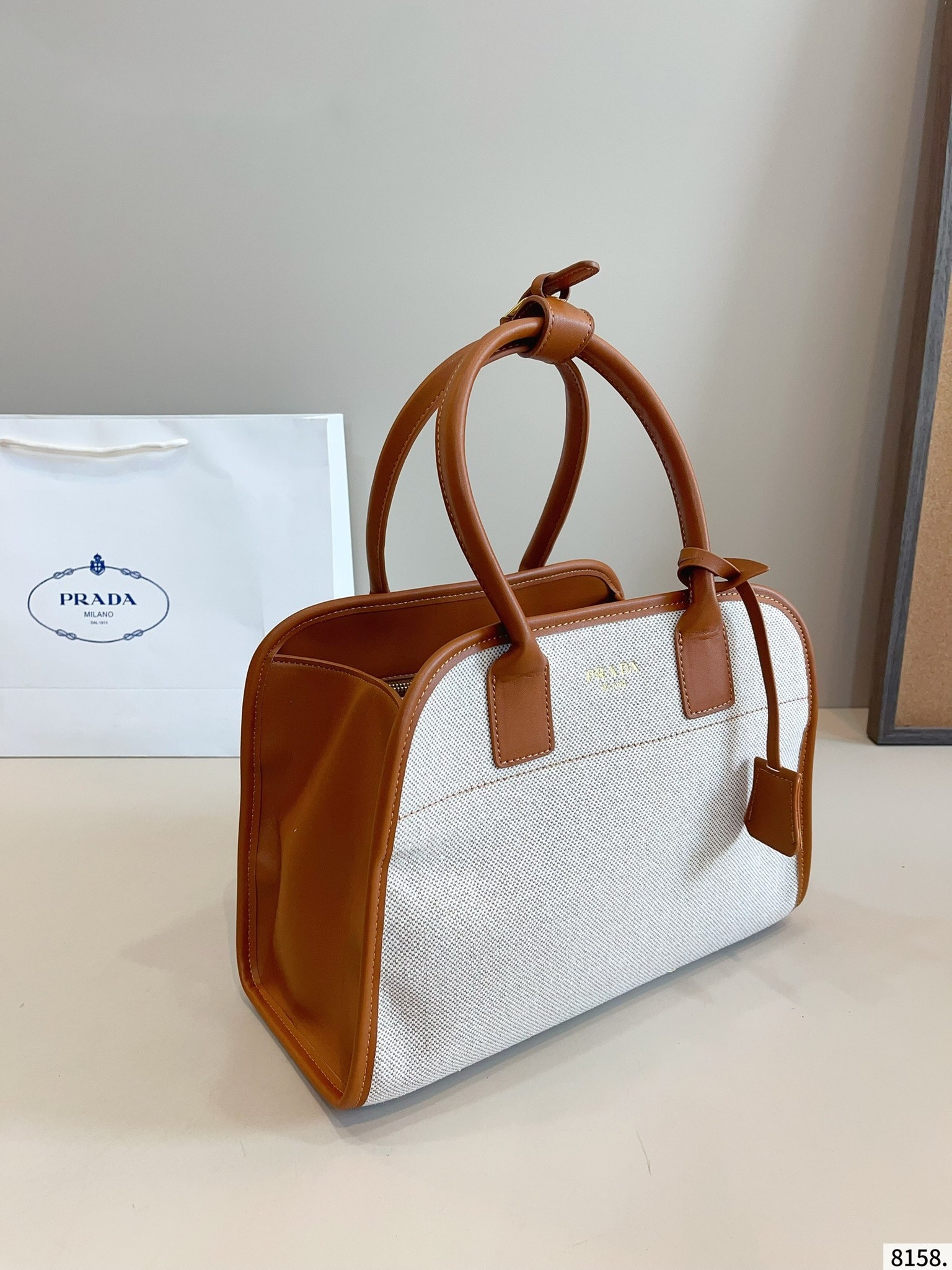 【PRADA旗艦店】プラダ ★大人気ズックハンドバッグ