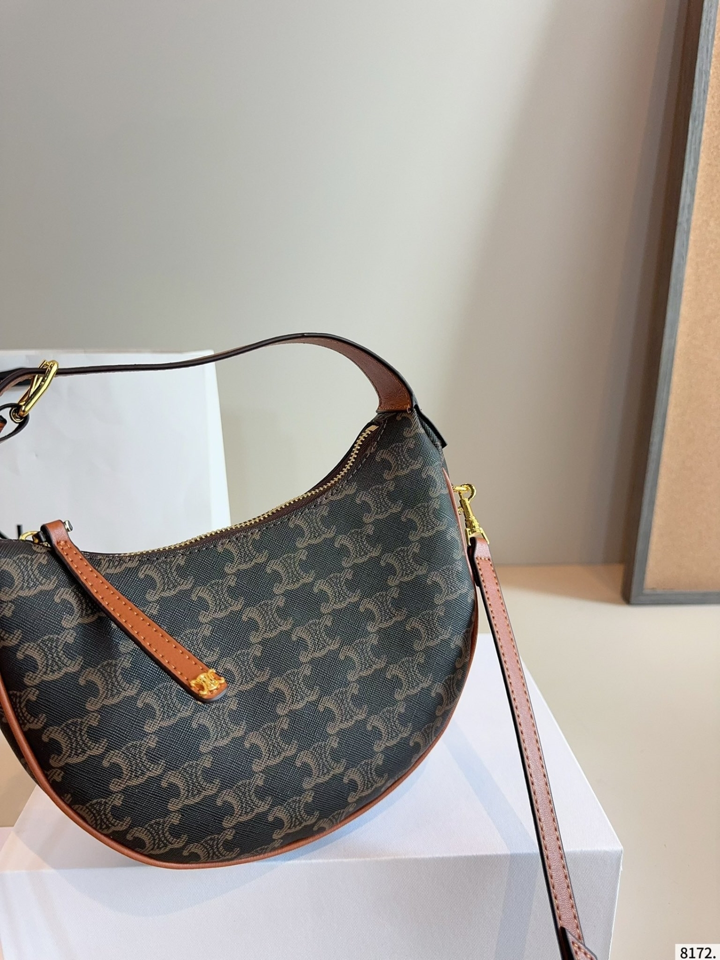 【CELINE公式旗艦店】セリーヌ わきバッグ ショルダーバッグ