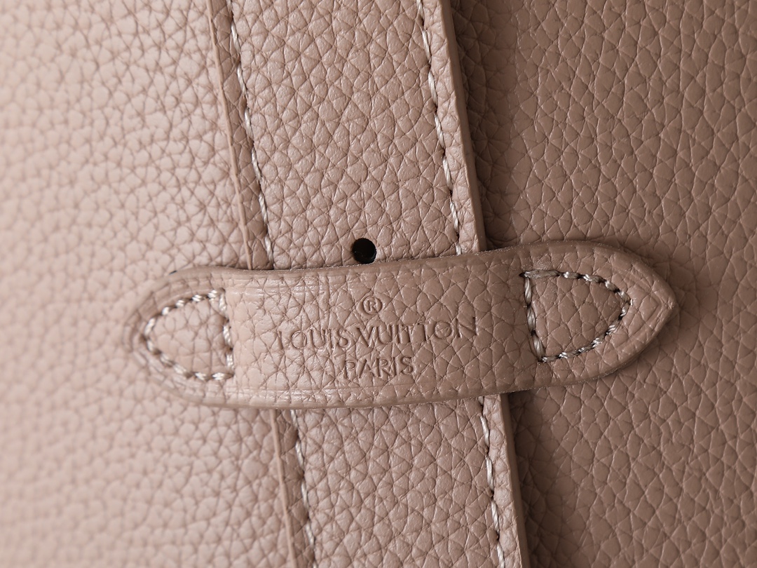 LOUIS VUITTON ルイヴィトン Low Key Hobo ハンドバッグ