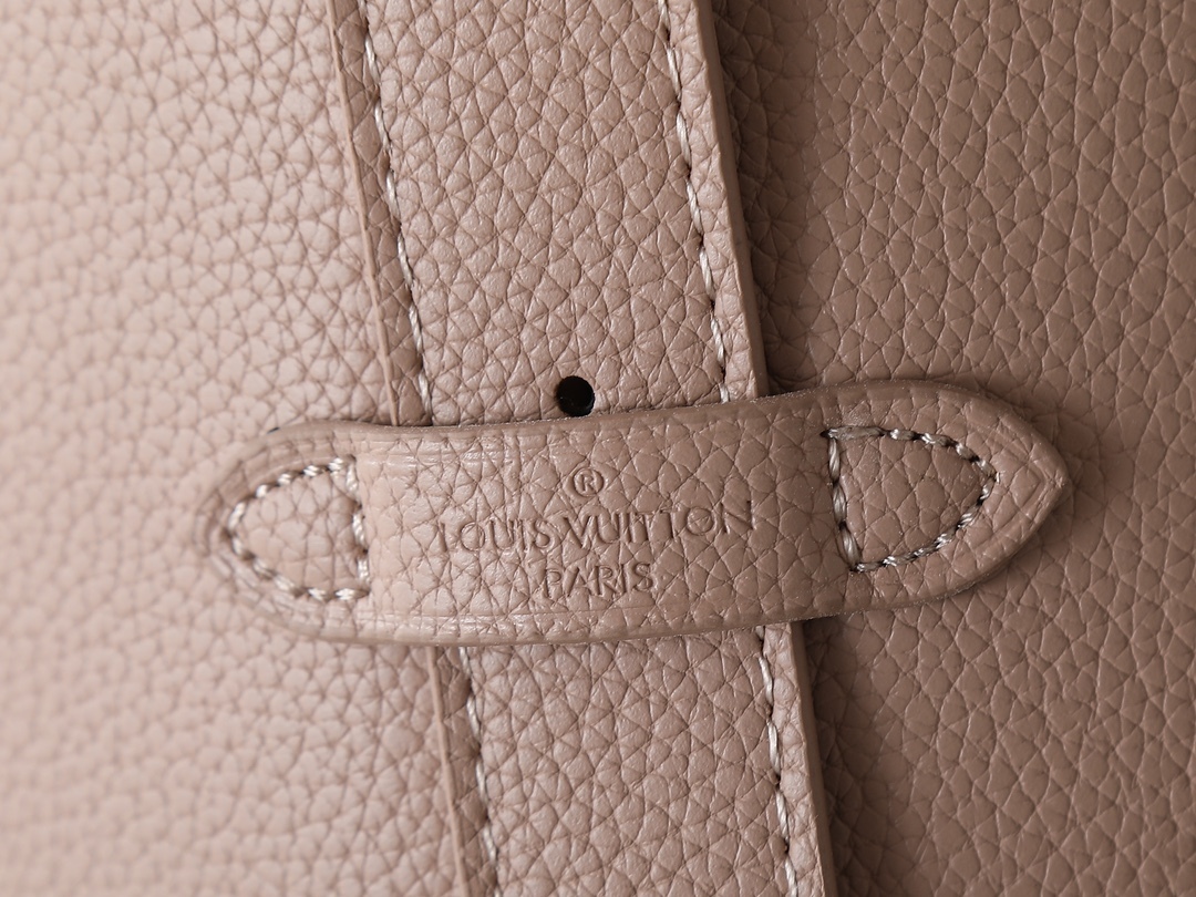 LOUIS VUITTON ルイヴィトン Low Key Hobo ハンドバッグ