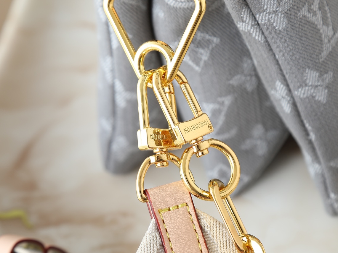 LOUIS VUITTON ルイヴィトン Coussin クロスボディバッグ