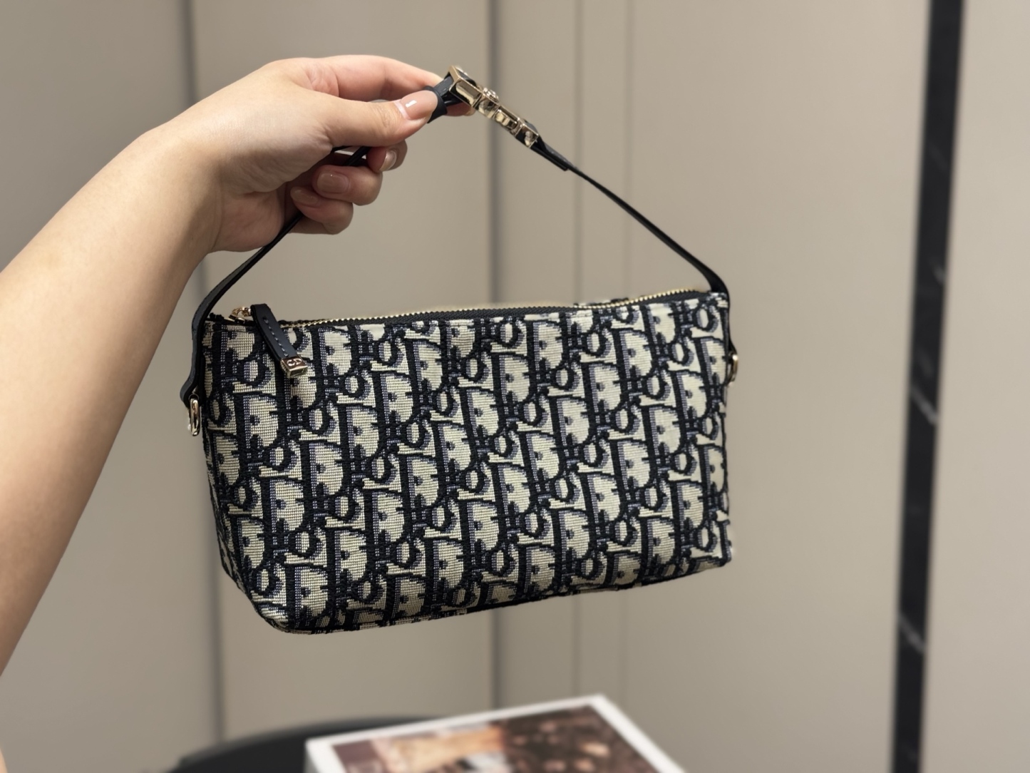 【DIOR公式旗艦店】ディオール Nomad クロスボディバッグ