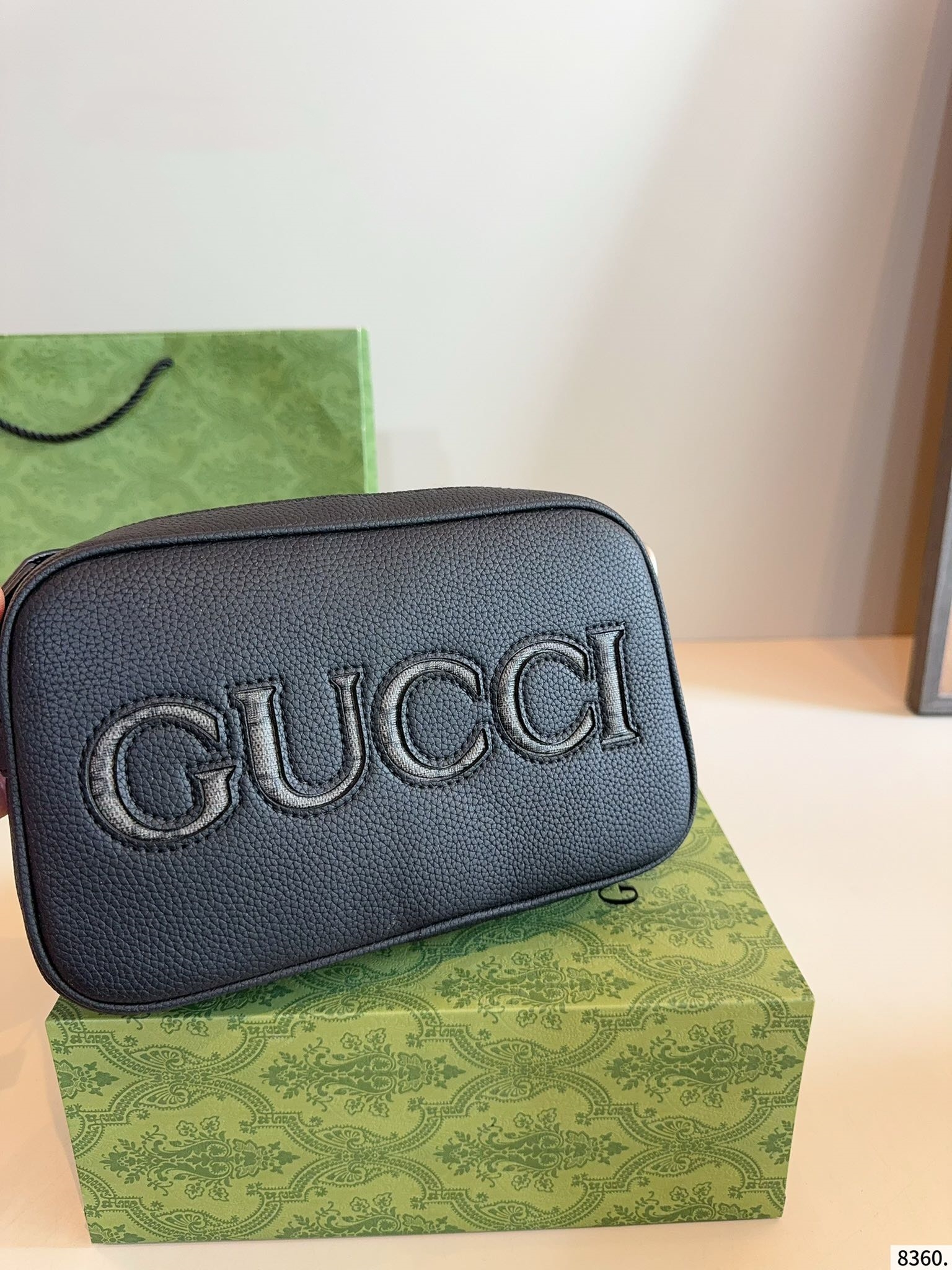 【GUCCI公式旗艦店】グッチ ★大人気 GG カメラバッグ