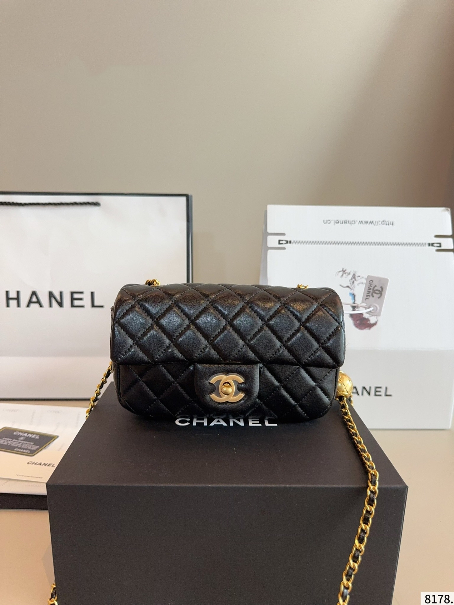 【CHANEL旗艦店】シャネル MINI CF ショルダーバッグ 金のボール