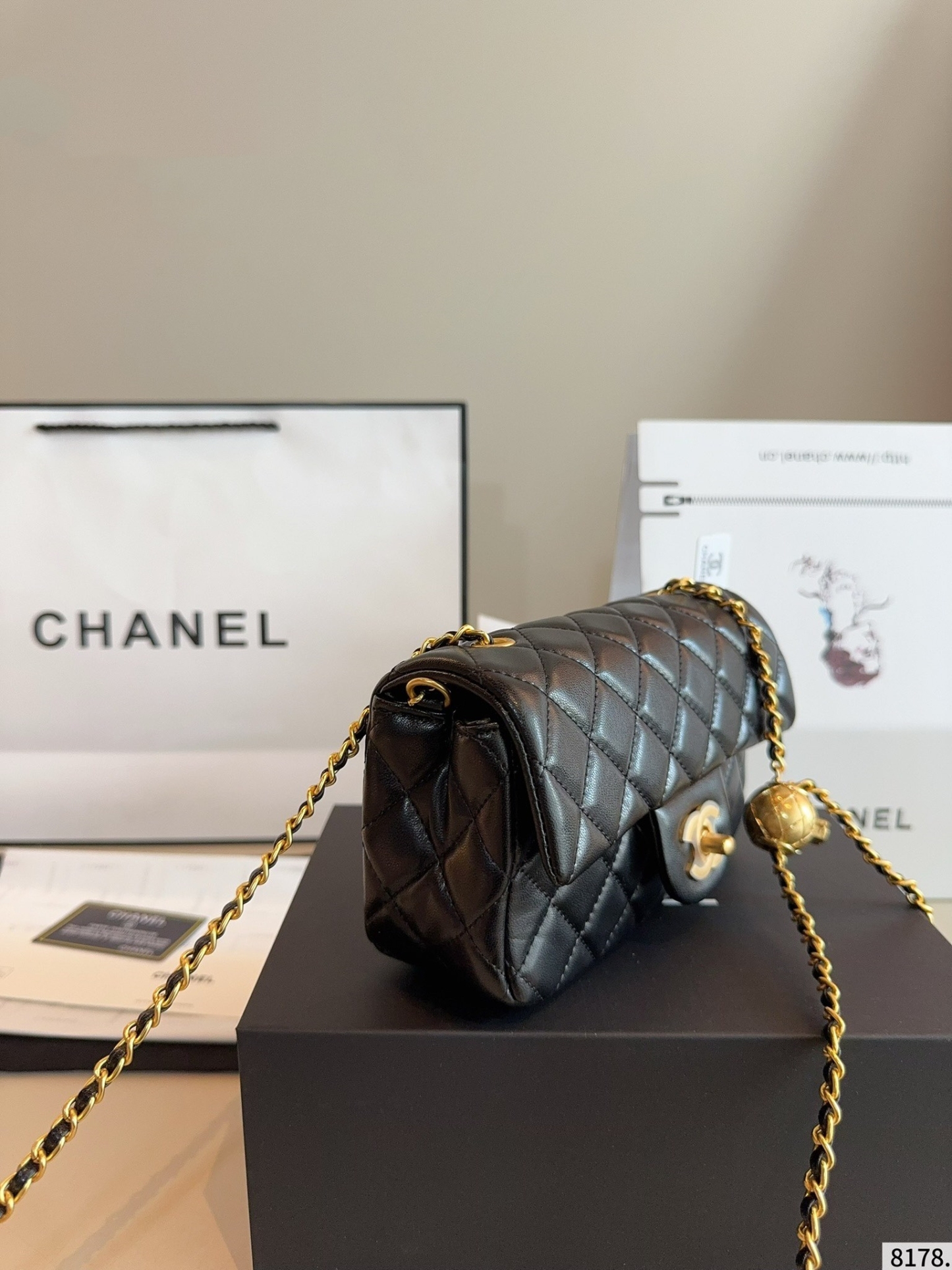 【CHANEL旗艦店】シャネル MINI CF ショルダーバッグ 金のボール