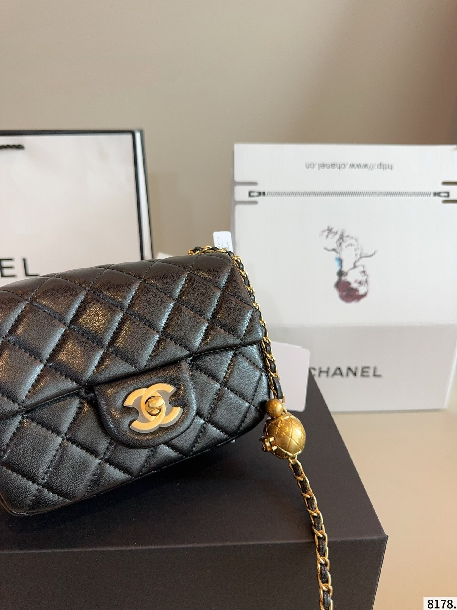【CHANEL旗艦店】シャネル MINI CF ショルダーバッグ 金のボール