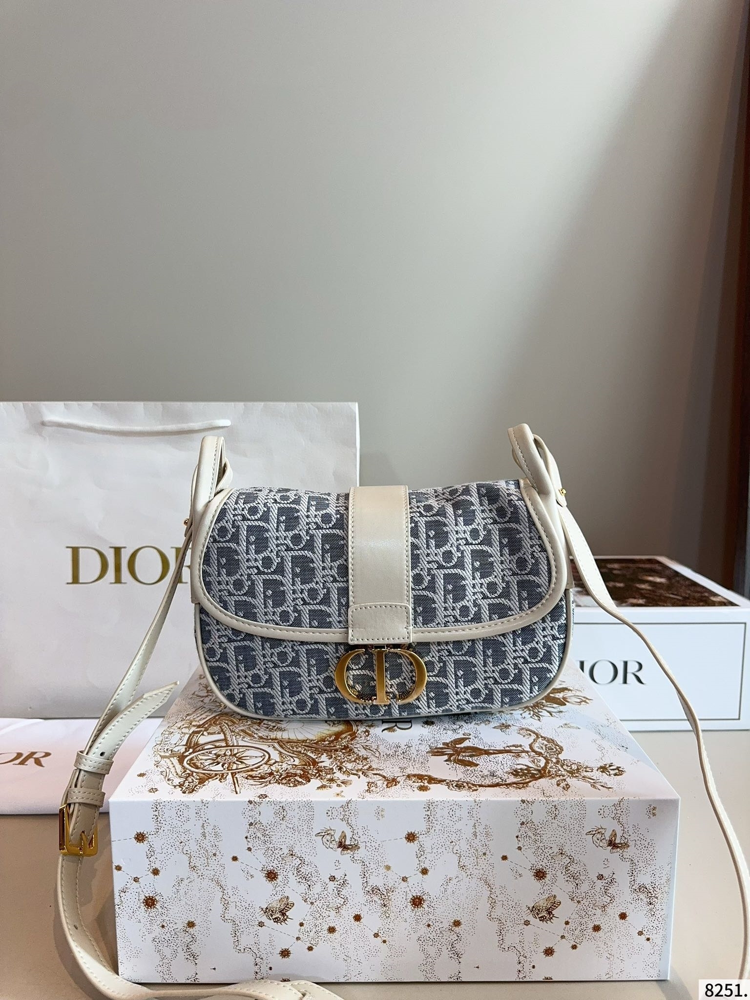 【DIOR旗艦店】ディオール Montaigne 新しいショルダーバッグ