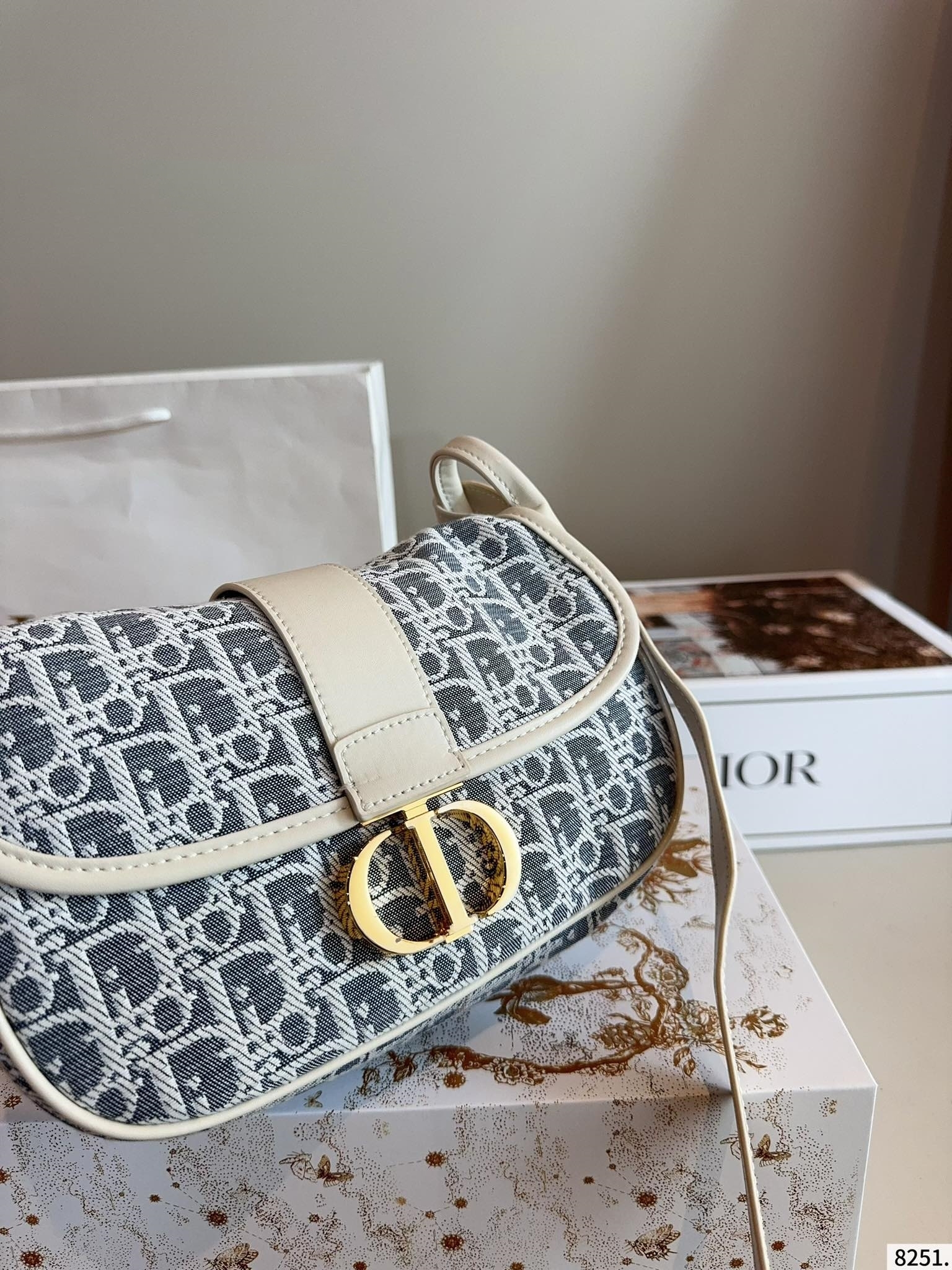 【DIOR旗艦店】ディオール Montaigne 新しいショルダーバッグ