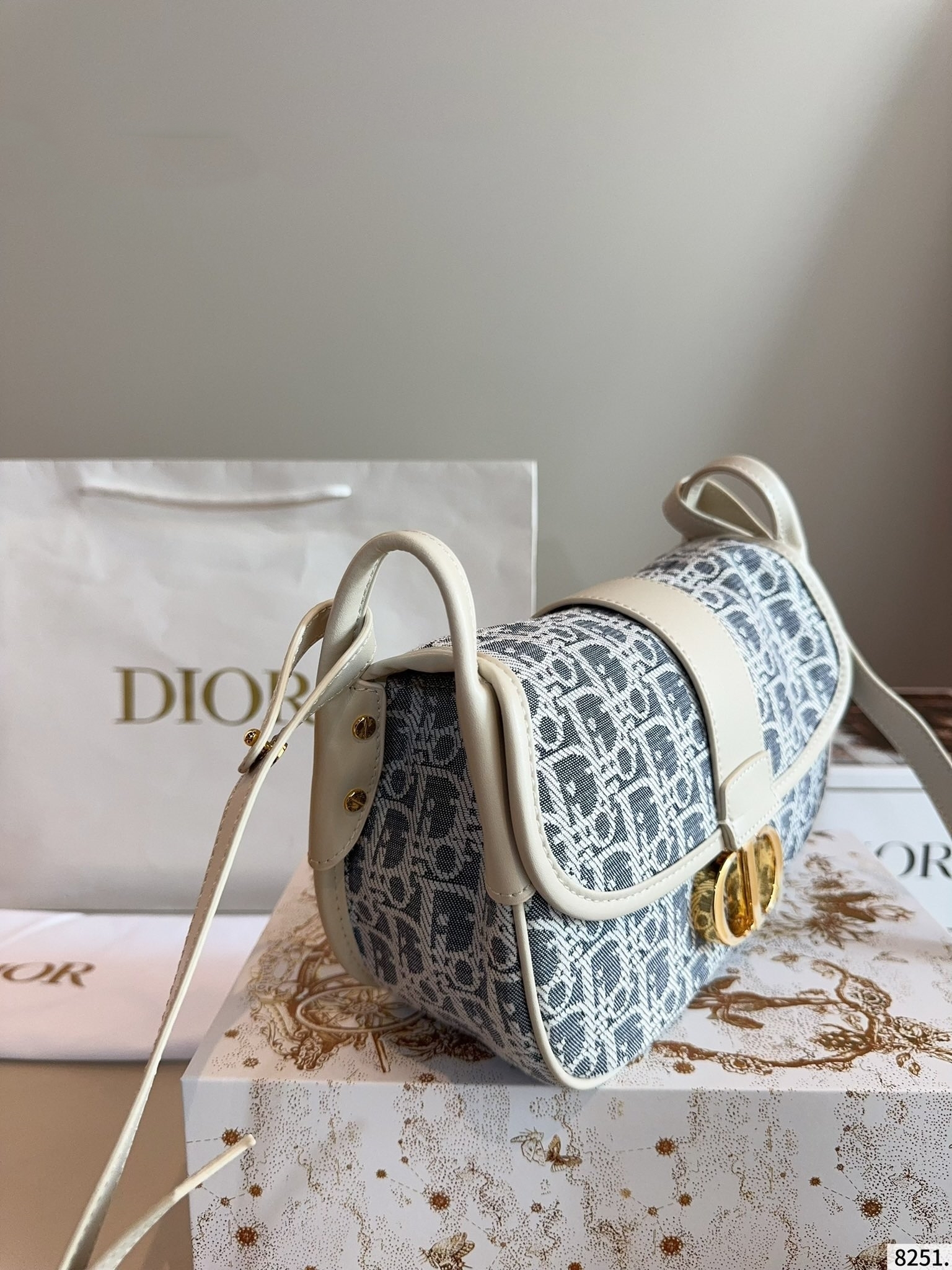 【DIOR旗艦店】ディオール Montaigne 新しいショルダーバッグ