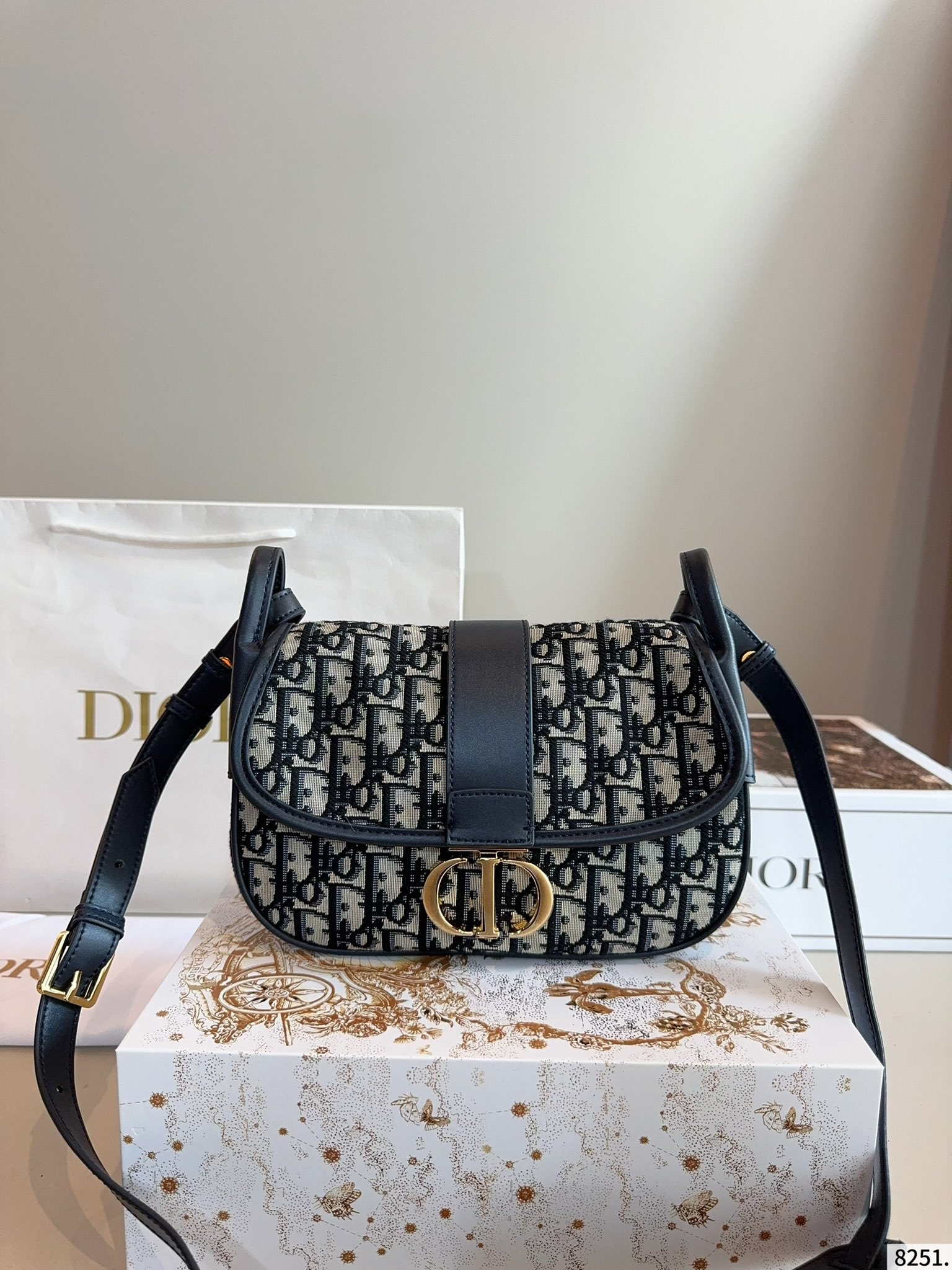 【DIOR旗艦店】ディオール Montaigne 新しいショルダーバッグ